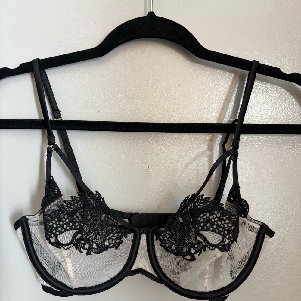 Victoria’s Secret Unlined Dragon Lace Balconette Bra 32D